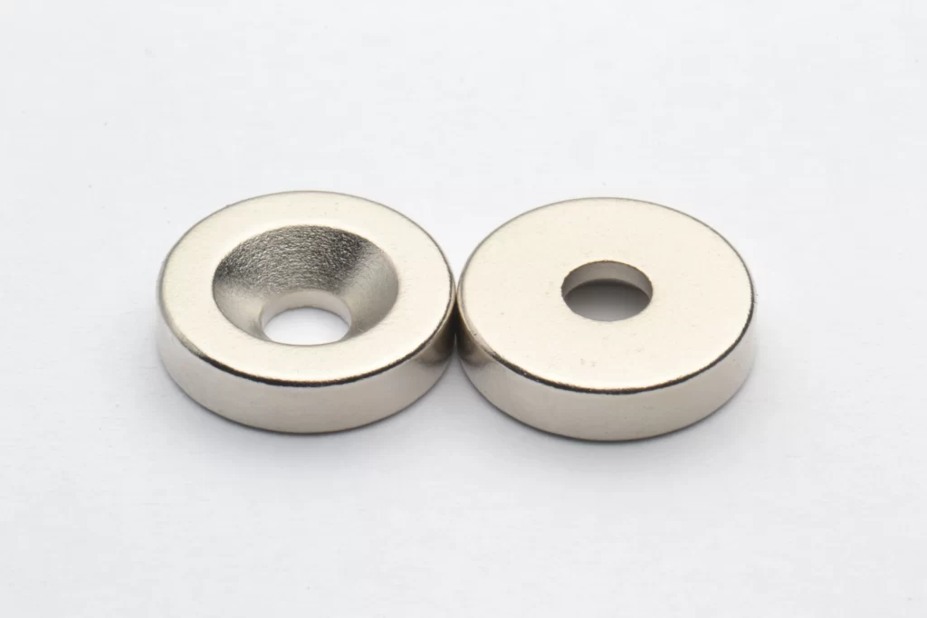 Neodymium Ring Magnet with screw hole D10 x d7,2/3,6 x 3 / N35 - NdFeB