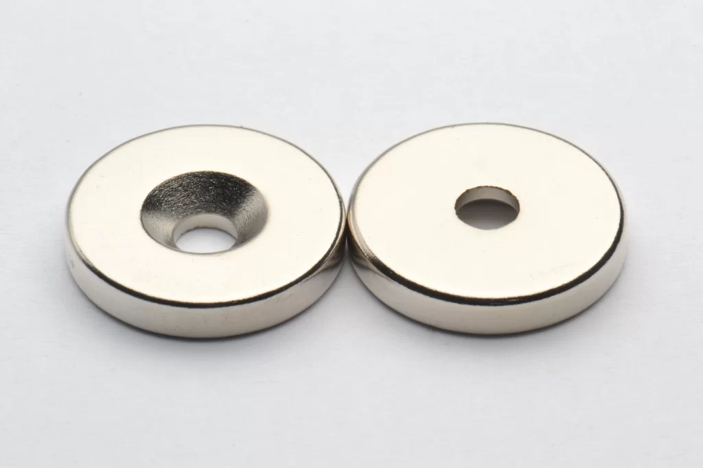 Neodymium Ring Magnet with screw hole D16 x d7,2/3,6 x 3 / N38 - NdFeB